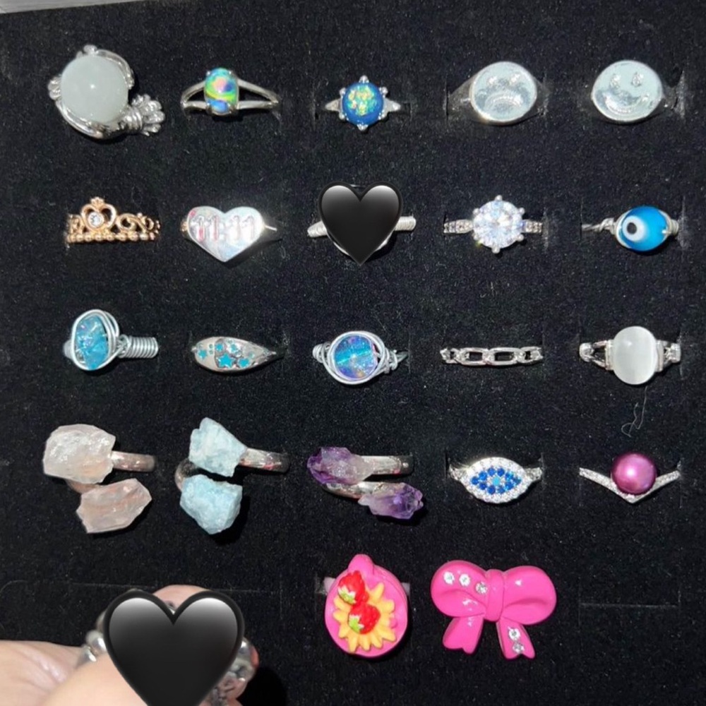 y2k/goth silver rings some adjustable